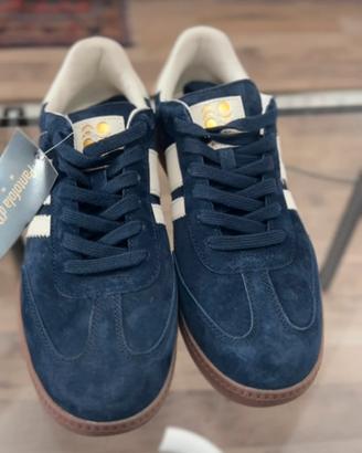 Sneakers in camoscio pantafola d’oro Blu notte