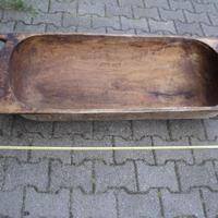 Antico tronco scavato