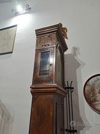 orologio a colonna da terra