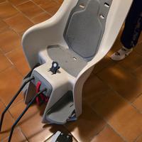 seggiolino con attacco sotto sella