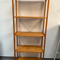 Scaffale in legno