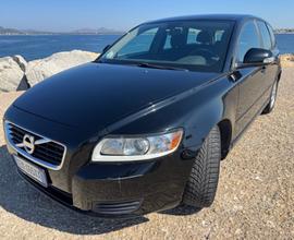 Volvo V50 D2 R-design