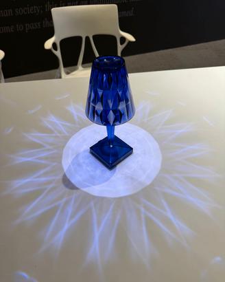 Kartell Lampada Ricaricabile BATTERY Blu