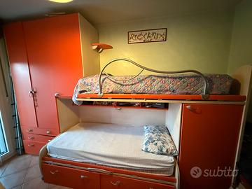 Cameretta lineare con 2 letti