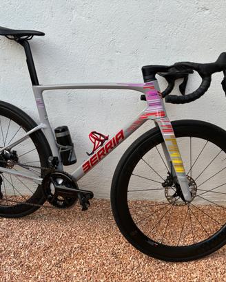 Bici corsa Berria Belador 57