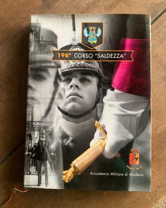 Libro accademia militare di modena