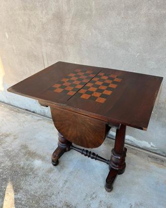 TAVOLINO CON SCACCHIERA E CASSETTO