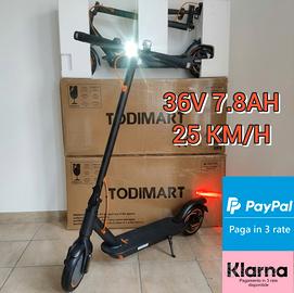 Monopattino Elettrico con frecce e targa 25 KM/H