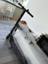 Monopattino elettrico Ninebot Segway E25E