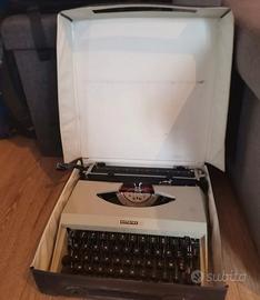 Macchina da scrivere 
