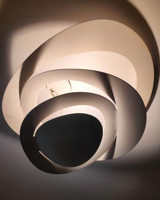 Pirce Artemide uastao