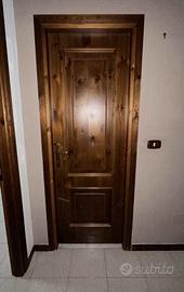 Porta di puro legno originale