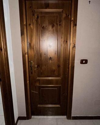 Porta di puro legno originale