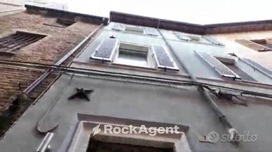 Prestigioso Cielo-Terra a Pesaro: Lusso, Sismica e