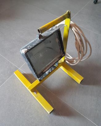 Faro da lavoro con lampada led intercambiabile