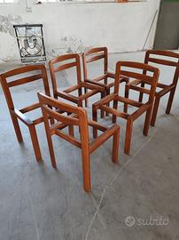 Sei strutture di sedie da cucina
