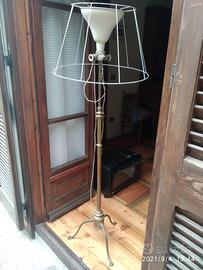 Piantana lampada antica ottone massiccio