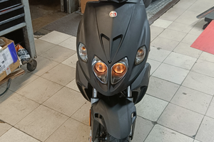 Malaguti phantom f12r 50 liquido minarelli 2t