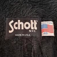 Giubbotto in pelle nera Schott .