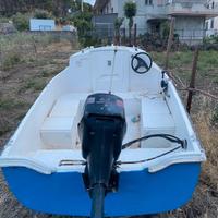 Barca con motore 9.9 mercury da ristrutturare