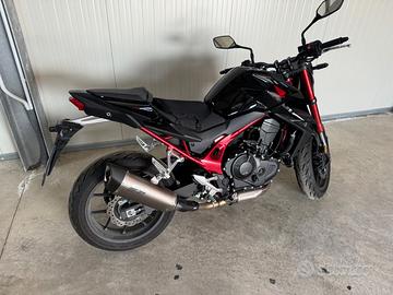 Honda Hornet 750 2023 Moto e Scooter In vendita a Salerno