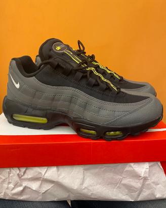 Nike Air Max 95 nere e grigie Nuove 44,5