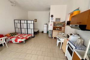 Monolocale cat C2 attrezzato a 500m dal mare