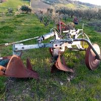Aratro bivomere giorgi usato