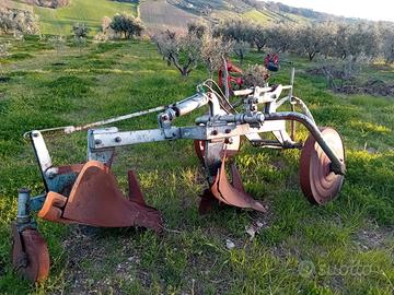 Aratro bivomere giorgi usato