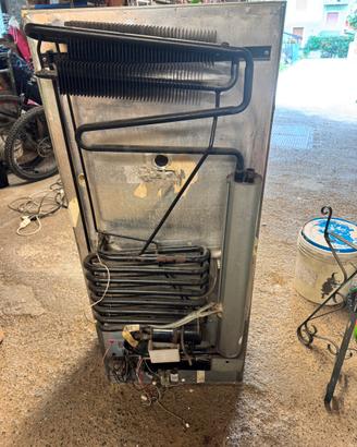 Frigorifero dometic