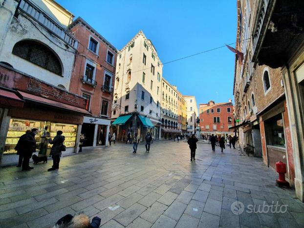 MAGAZZINO A VENEZIA