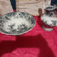 Brocca e piatto in porcellana. 