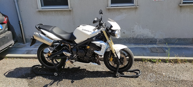 Triumph Street Triple 675