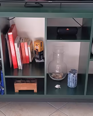 IKEA KALLAX verde scuro con base nera – 147x39x94