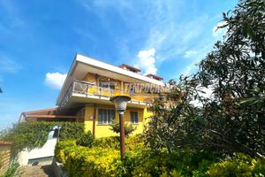 TRILOCALE CON TERRAZZO IN CONTESTO RESIDENZIALE