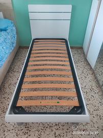 letto singolo moderno bianco con rete a doghe