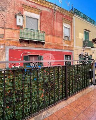 3 LOCALI A NAPOLI
