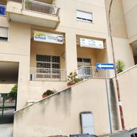 Locale in via Raffaello Caltanissetta