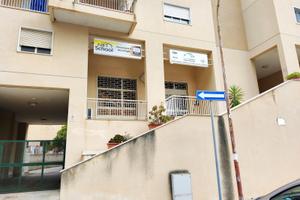Locale in via Raffaello Caltanissetta