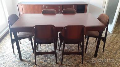 Set vintage anni ’60: tavolo, 6 sedie e credenza