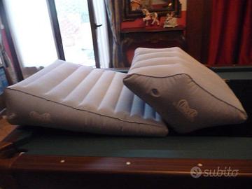 cuscini ergonomici gonfiabili per gambe e schiena