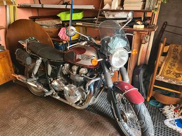 Moto Triumph Bonneville T100 -2008
