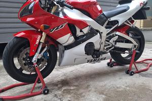 Yamaha R1