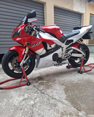 Yamaha R1