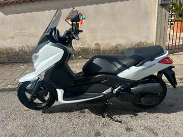 YAMAHA Xmax 250