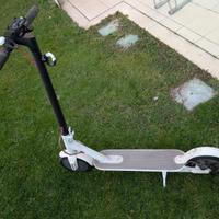Monopattino Xiaomi M365 bianco