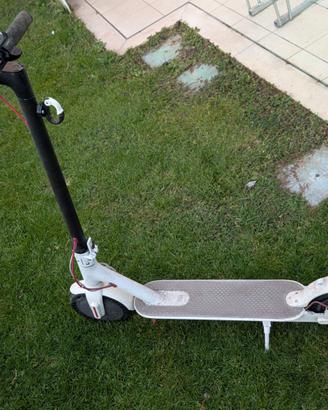 Monopattino Xiaomi M365 bianco