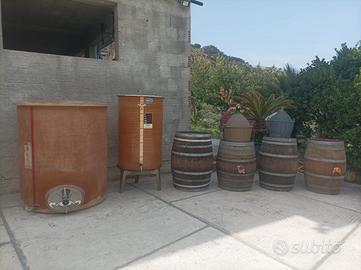 Serbatoio e botti per vino