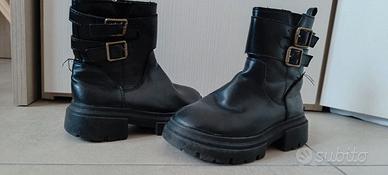 stivaletto/anfibi bambina n 27- colore nero.