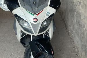 Aprilia SR Max 300 anno 2011